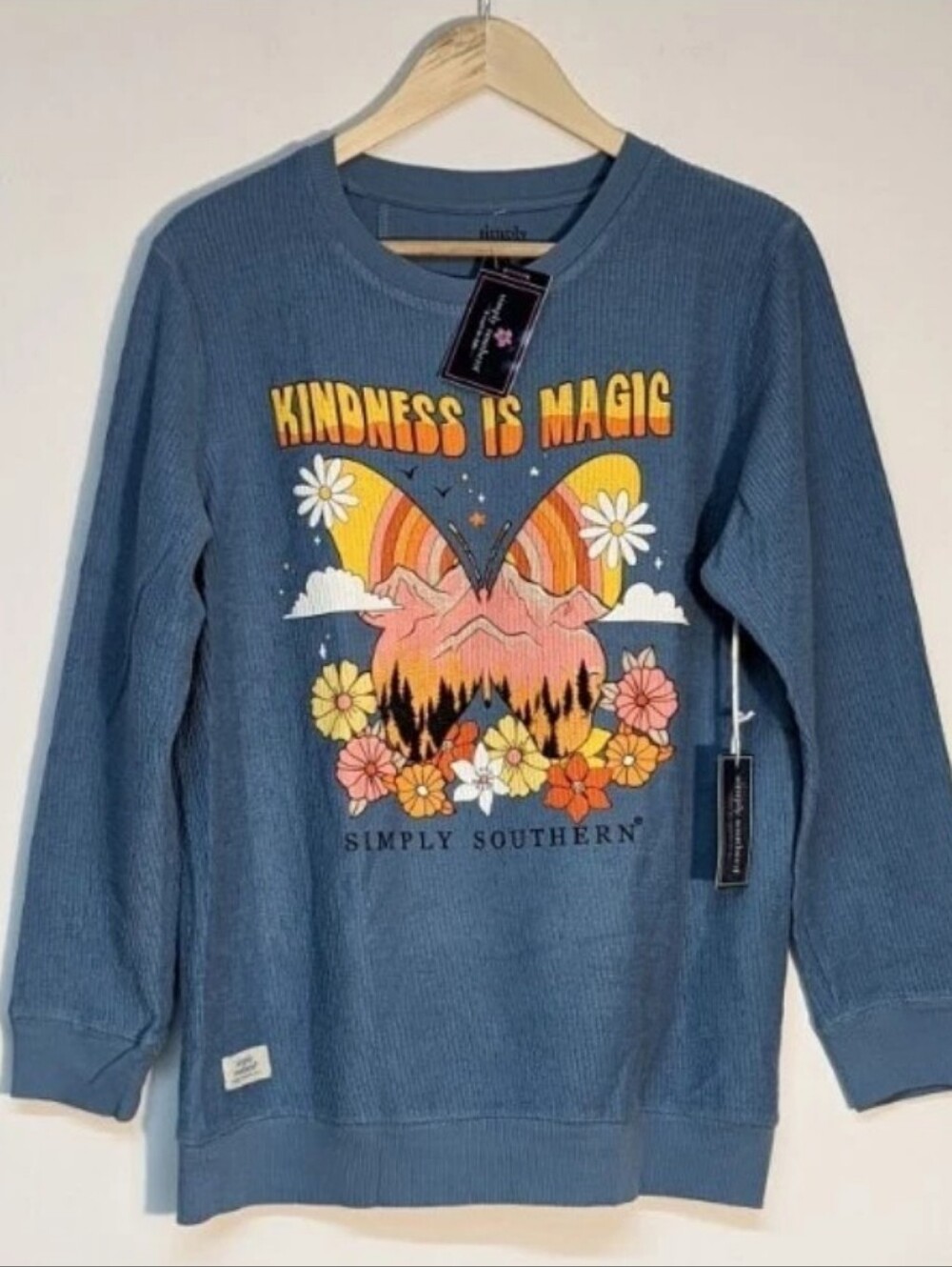 Simply Southern Blue 'Kindness Is Magic' Graphic Crewneck Sweatshirt, Small